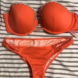 Victoria’s Secret bikini